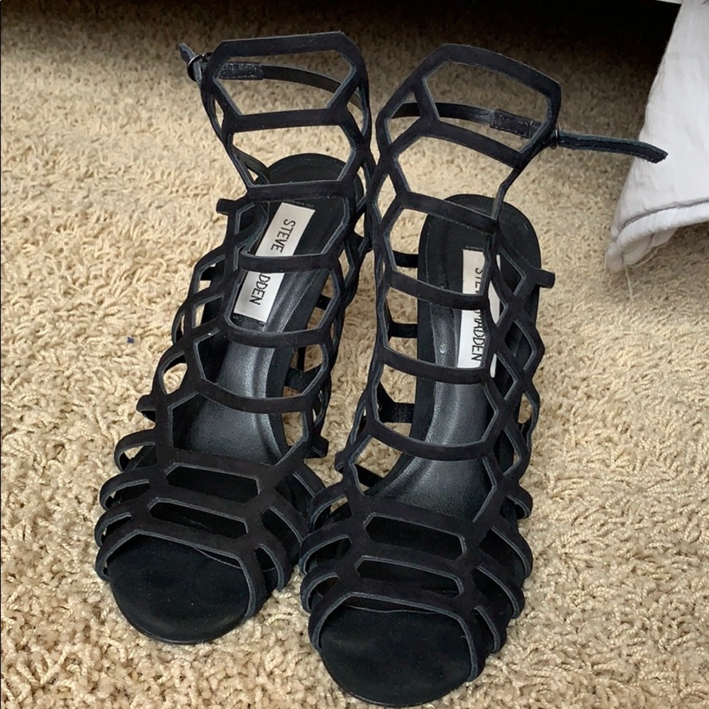 Steve Madden Black Slithur Caged Sandal Size 7